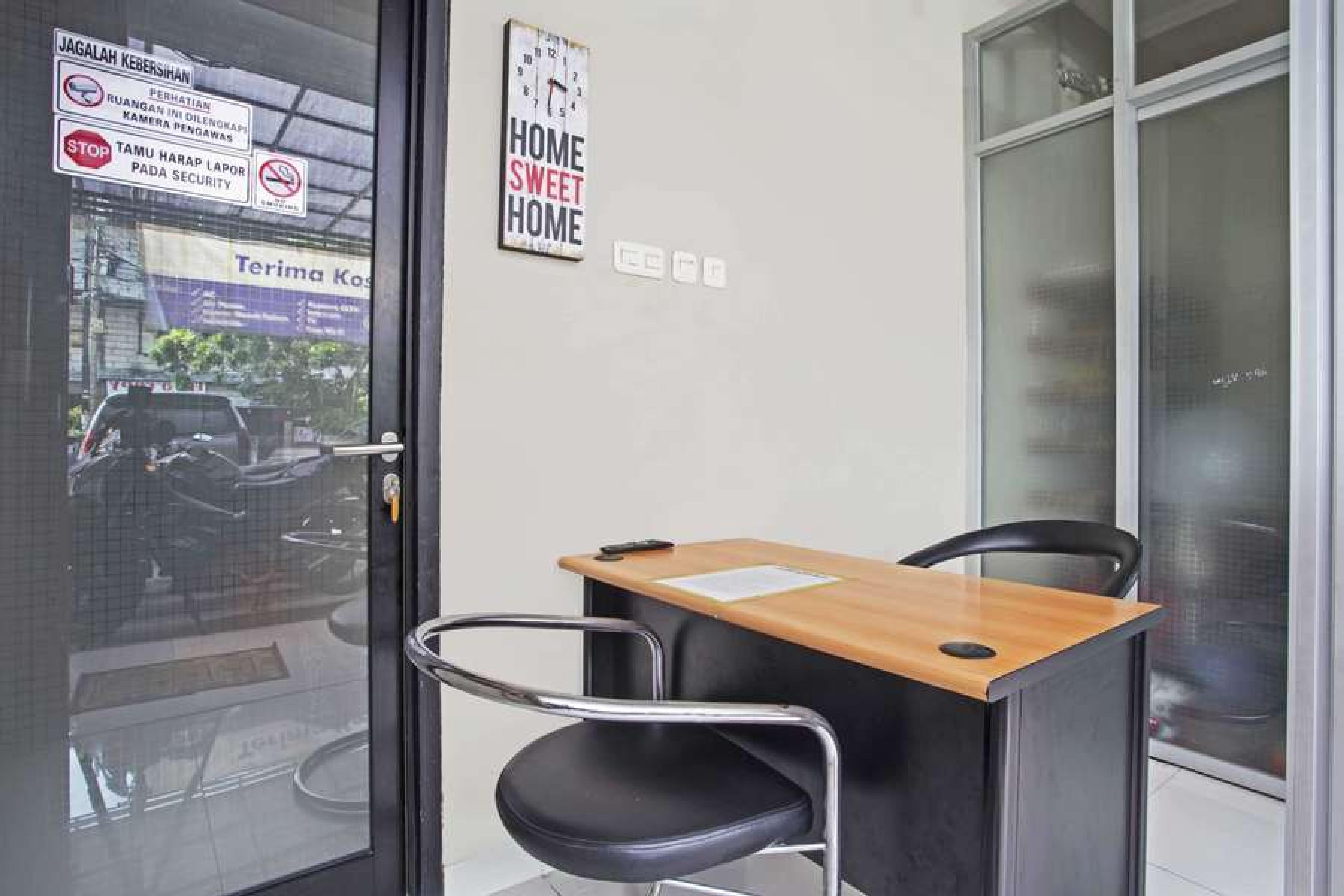 Reddoorz @ Mangga Besar 2 Hotel Jakarta Ngoại thất bức ảnh